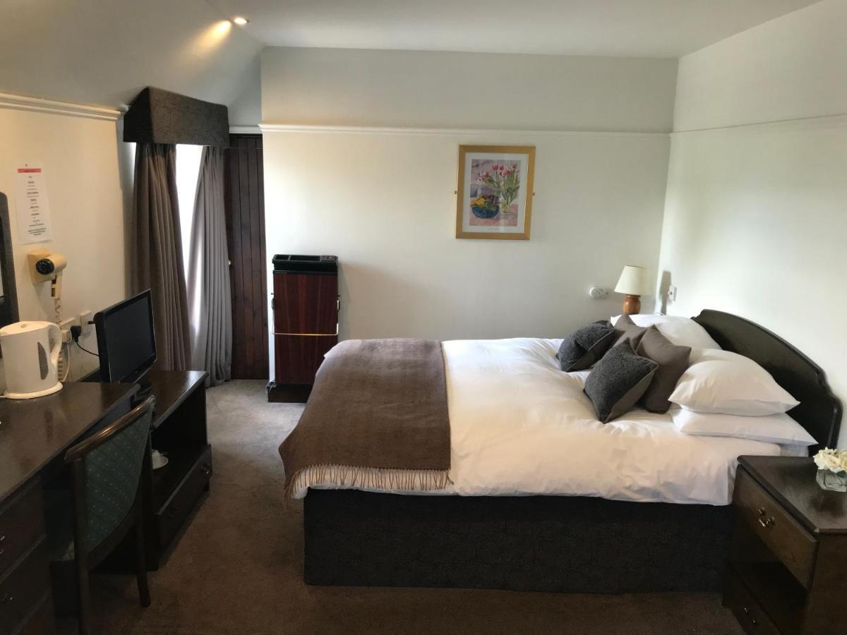 Lion And Unicorn Hotel Thornhill  Εξωτερικό φωτογραφία