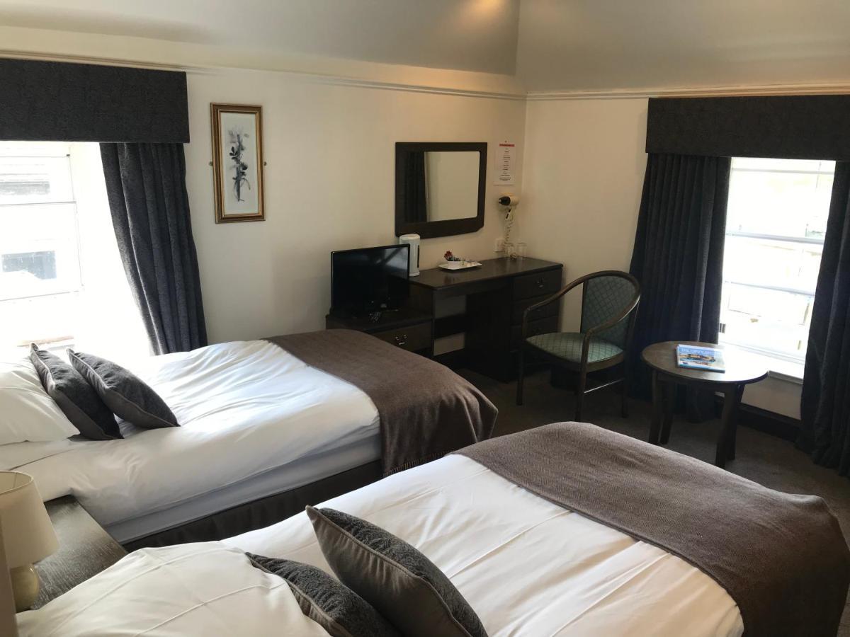 Lion And Unicorn Hotel Thornhill  Εξωτερικό φωτογραφία
